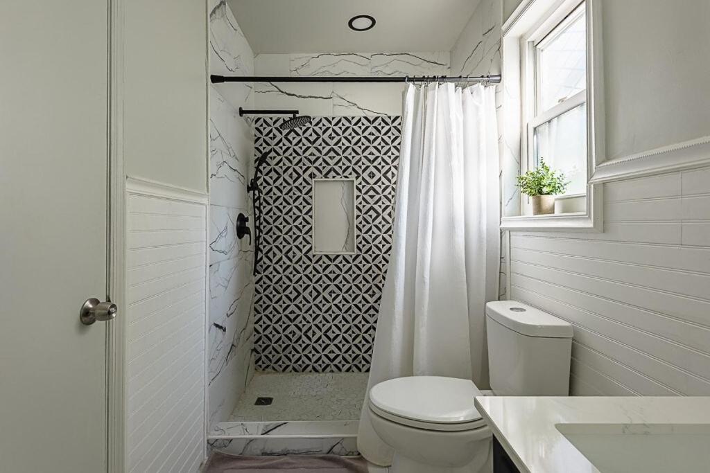 Cozy Townhome Retreat With King Bed Near I-10, Capitol, Fsu & Famu タラハシー エクステリア 写真