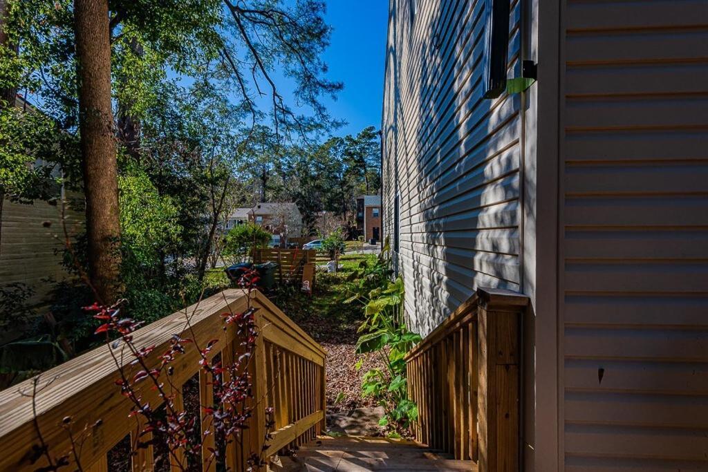 Cozy Townhome Retreat With King Bed Near I-10, Capitol, Fsu & Famu タラハシー エクステリア 写真