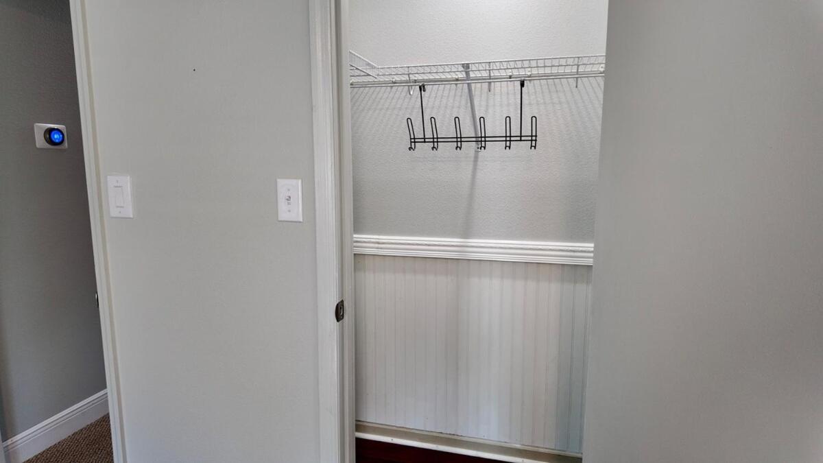 Cozy Townhome Retreat With King Bed Near I-10, Capitol, Fsu & Famu タラハシー エクステリア 写真
