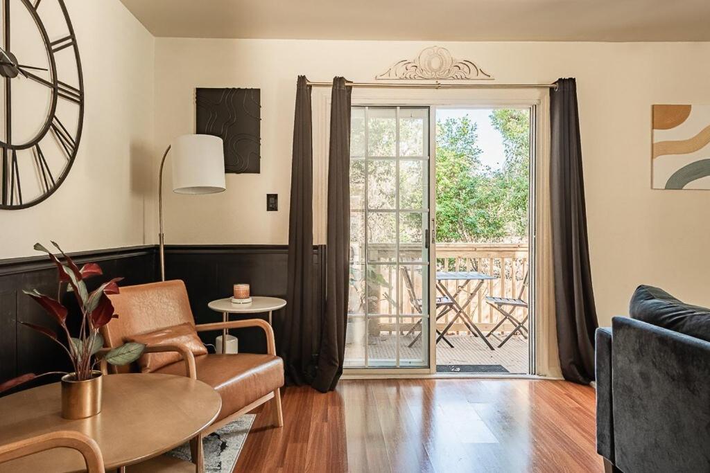 Cozy Townhome Retreat With King Bed Near I-10, Capitol, Fsu & Famu タラハシー エクステリア 写真