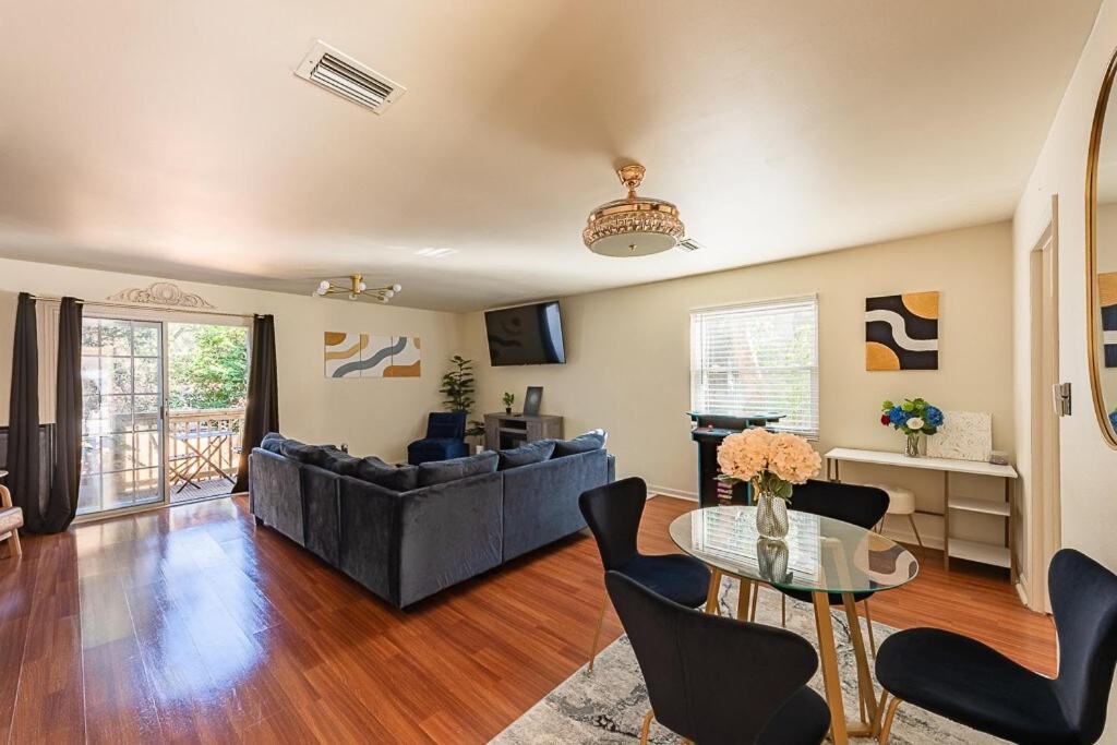 Cozy Townhome Retreat With King Bed Near I-10, Capitol, Fsu & Famu タラハシー エクステリア 写真